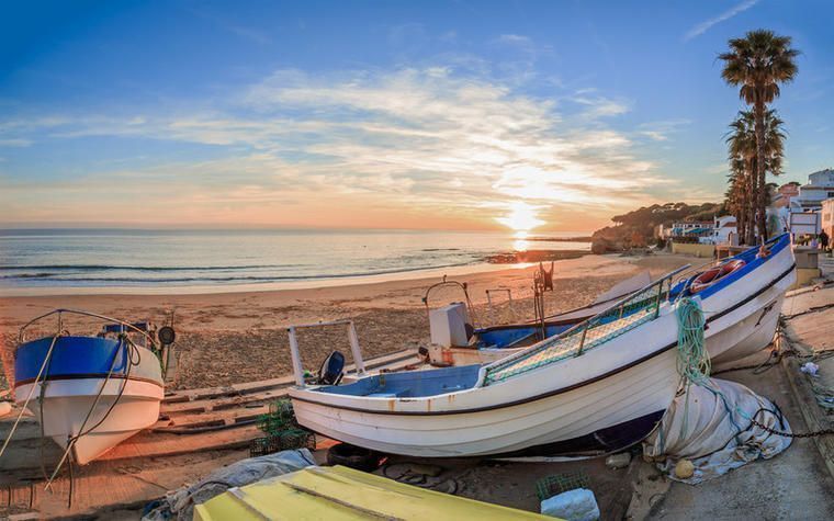 our Albufeira villas are closed to the town's endless beaches